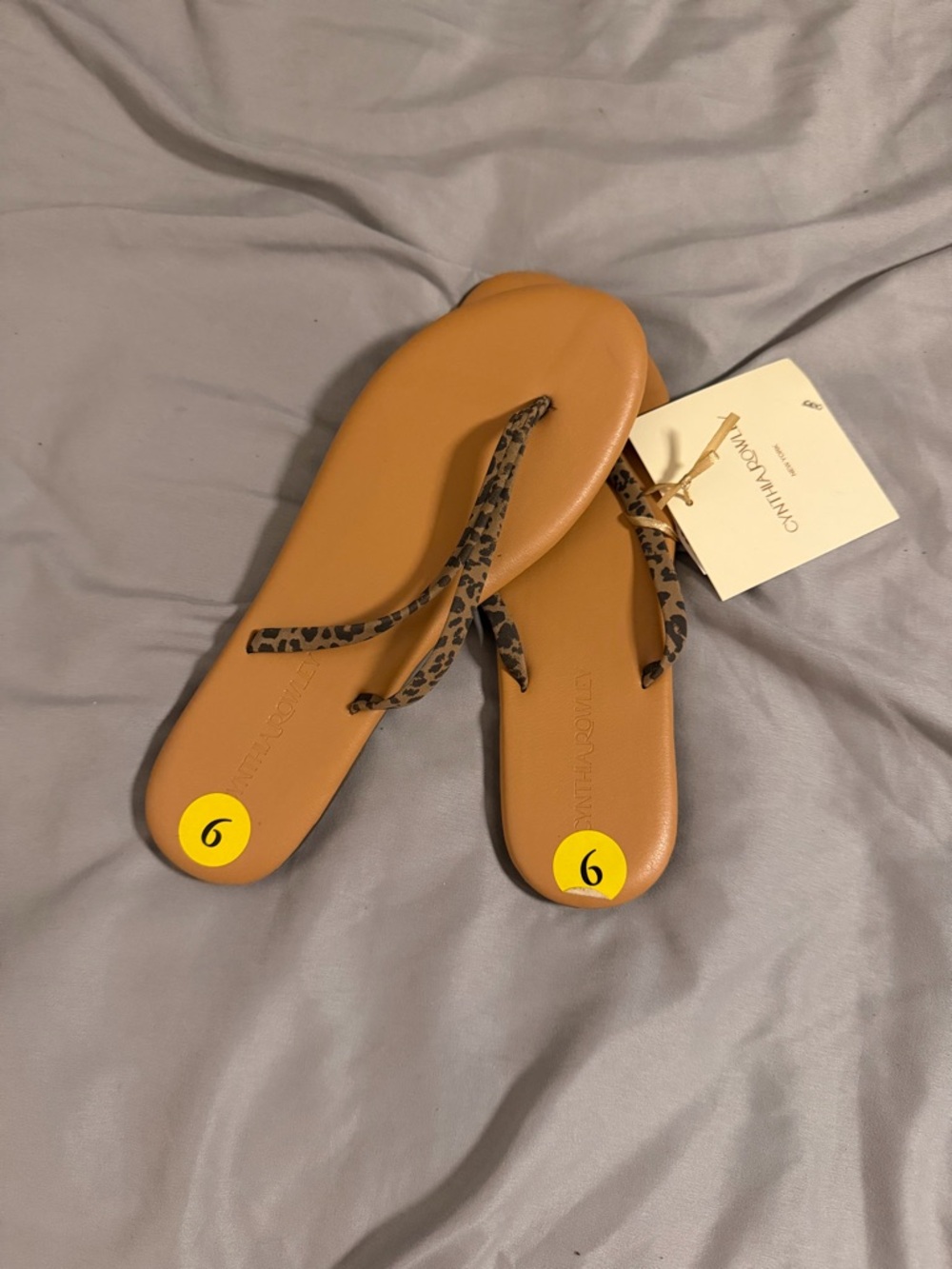 Tan Leopard-Print Thong Sandals - Women's Size 9